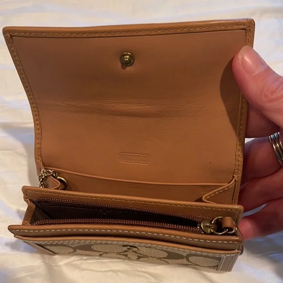 Coach wallet - Picture 2 of 3